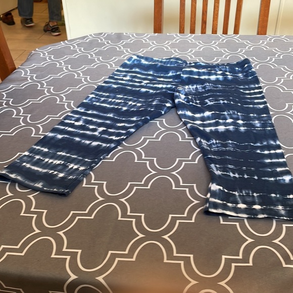 SO girls favorite capri - Picture 2 of 3